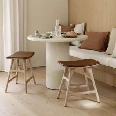 Ethnicraft Ronde Bistrotafel 'Elements' Microcement, 90cm, kleur Off White Ethnicraft Ronde Bistrotafel 'Elements' Microcement, 90cm, kleur Off White