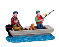 Lemax family fishing trip kerstdorp figuur type 4 Vail Village 2017 - thumbnail