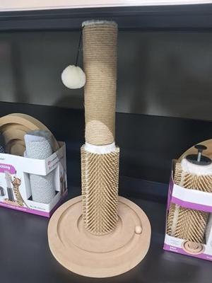 Flamingo Ayla Krabpaal – speelgoed met ballen – krabpaal met borstel – crème – 29 x 29 x 53 cm – zacht pluche – krabtouw van jute – het rubber geeft je kat een prachtige massage