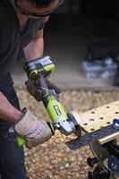 Ryobi R18PDAG-242S | ONE+ 18V Accu 2-delig Combokit | Inclusief 2 accu&apos;s en lader 5133003842 - thumbnail