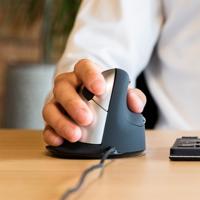 Muis R-Go Ergonomisch HE Break Draad Rechts M - thumbnail