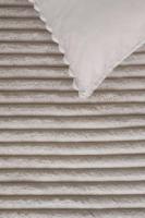 Rivièra Maison Furry Stripes Gebroken wit kussensloop - thumbnail
