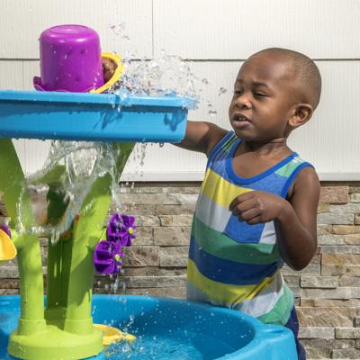 Step 2 Waterspeeltafel Summer Showers Splash Tower Step 2 Waterspeeltafel Summer Showers Splash Tower