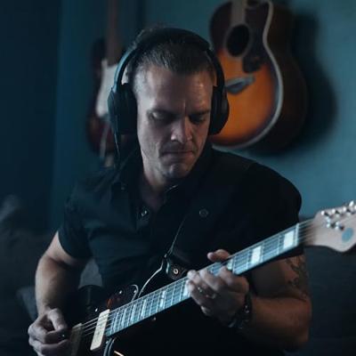 Positive Grid Spark NEO Core, slimme bekabelde gitaarhoofdtelefoon met ruisisolatie, Bluetooth-streaming, AI-functies en krachtige toon voor elektrische, akoestische en basgitaar. Inclusief Smart app.