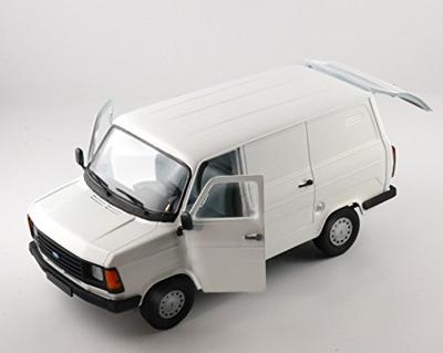 Italeri 1/24 Ford Transit MK2