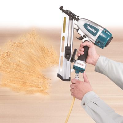 Makita AF635 8 bar Brad tacker (15 Ga) in koffer