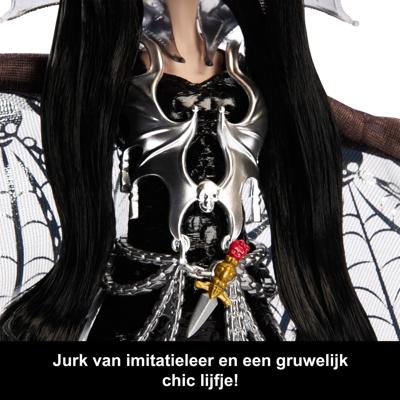 Monster High Pop, Elvira, Meesteres van het Duister, verzamelobject in zwarte jurk van kunstleer, met zilverkleurige vleermuisvleugelcape en premium accessoires, HYV99