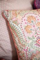 Pip Studio Pip Studio Jabali Flower Quilted Cushion - Koraalrood 45x70 cm - thumbnail