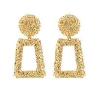 Metalen oorbellen eenvoudige geometrische reliëf bloemen oorbellen retro Fashion persoonlijkheid oorbellen (goud) - thumbnail