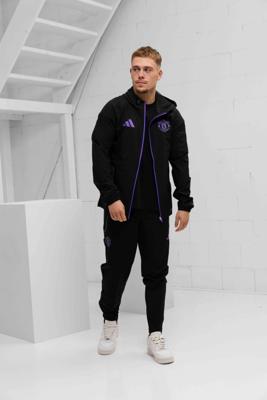 Manchester United Vis Tech Trainingspak Heren Zwart/Paars - Maat S - Kleur: ZwartPaars | Soccerfanshop Manchester United Vis Tech Trainingspak Heren Zwart/Paars - Maat S - Kleur: ZwartPaars | Soccerfanshop