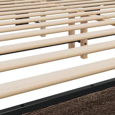 Bedframe bewerkt hout metaal bruin eikenkleur 200x200 cm