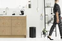 brabantia Newicon 114106 Pedaalemmer (groot) 20 l Staal (Ø x h) 290 mm x 467 mm Zwart Met voetpedaal 1 stuk(s) - thumbnail
