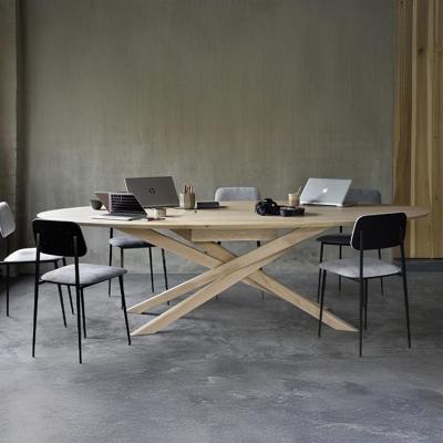 Ethnicraft Ovale Vergadertafel 'Mikado' Gevernist Eikenhout, 267 x 138cm