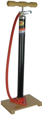 Jumbo Fietspomp op houten plank met dunlop ventiel Jumbo Fietspomp op houten plank met dunlop ventiel