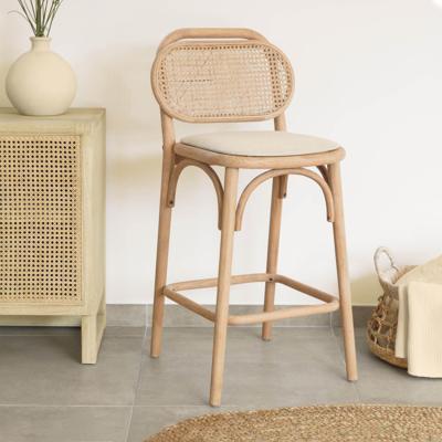 Kave Home Barkruk 'Doriane' Eikenhout en Rotan, kleur Naturel (zithoogte 65cm)