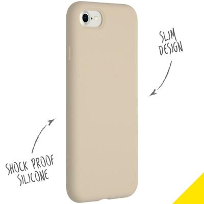 Accezz Liquid Silicone voor Apple iPhone SE (2022 / 2020) / 8 / 7 Telefoonhoesje Bruin