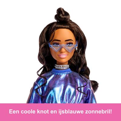 Barbie - Deluxe Style Pop - Metallic Blauwe Top en Rok - Brunette - Barbie - JFP42
