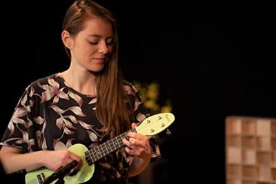 Ortega Keiki K2-TMO Soprano Size Ukulele Tomatillo sopraan ukelele set