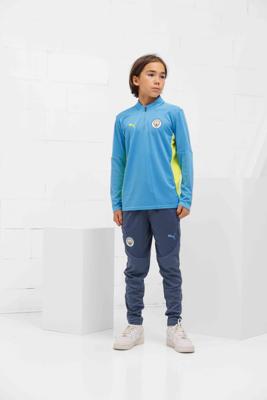 Manchester City 1/4-Zip Trainingspak Junior 2024/2025 - Maat 128 - Kleur: Lichtblauw | Soccerfanshop Manchester City 1/4-Zip Trainingspak Junior 2024/2025 - Maat 128 - Kleur: Lichtblauw | Soccerfanshop