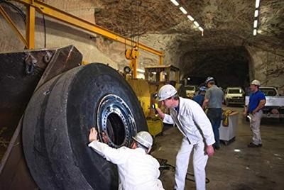 KSE-Lights KS-8890ge Handlamp werkt op batterijen LED 323 lm 250 g KSE-Lights KS-8890ge Handlamp werkt op batterijen LED 323 lm 250 g