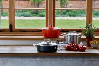 LE CREUSET - Les Forgees - Hapjespan 30cm 2 grepen M/D LE CREUSET - Les Forgees - Hapjespan 30cm 2 grepen M/D