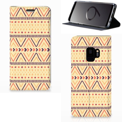 Samsung Galaxy S9 | Hoesje met Magneet | Aztec Yellow Samsung Galaxy S9 | Hoesje met Magneet | Aztec Yellow