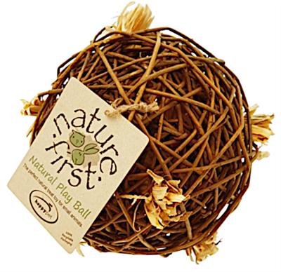 HAPPY PET SPEELBAL WILG NATURE FIRST 17X17X17 CM HAPPY PET SPEELBAL WILG NATURE FIRST 17X17X17 CM
