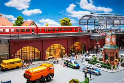 Faller 120571 H0 Arcades met winkels en interieur