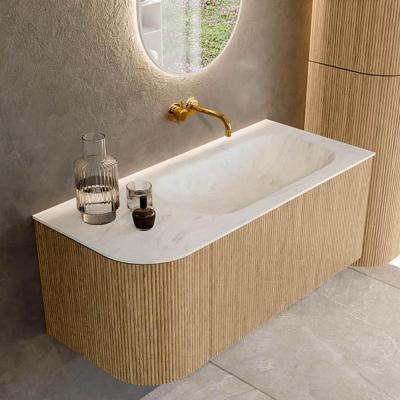 Mondiaz KURVE-DLUX 105 cm Onderkast Greeploos 1 Lade Met Deuren Oak, Wastafel Solid Surface Rechts Opalo 0 Kraangaten Zonder Spiegel (KRVBGS105L1L1D0KR-Oak/Opa)