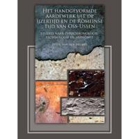 Het handgevormde aardewerk uit de ijzertijd en de Romeinse tijd van Oss-Ussen (Paperback) - thumbnail