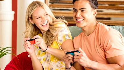 Nintendo Switch (2019 upgrade) - Red/Blue