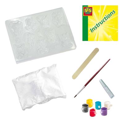 Ses gieten en schilderen fantasiefiguren