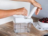 Leifheit 37211 cherry stoner kersenontpitter wit/tranparant - thumbnail