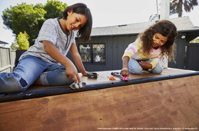 Hot Wheels Skate Fingerboard + Schoen