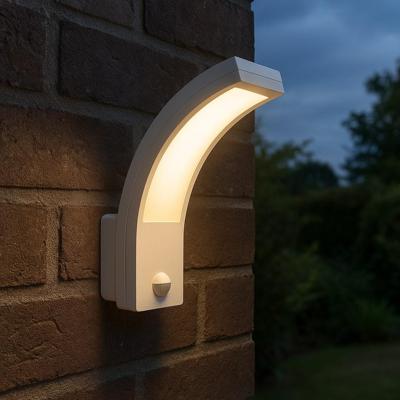 Lyora Witte buitenlampDiron met sensor - 9151