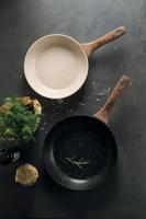 Sambonet Koekenpannenset Rock &apos;n&apos; Rose - Creme - ø 24 & 28 cm - standaard anti-aanbaklaag - thumbnail