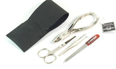 Zaketui 4-delig nagels en gezichtshaar zwart leer 1 Stuks Zaketui 4-delig nagels en gezichtshaar zwart leer 1 Stuks