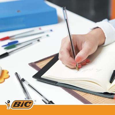 Bic Cristal balpen, medium, assorti, blister van 8 + 2 GRATIS