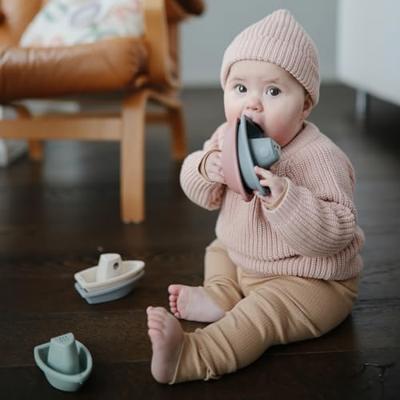 Badspeelgoed - 5 stapelbare bootjes - MUSHIE meerkleurig Badspeelgoed - 5 stapelbare bootjes - MUSHIE meerkleurig