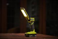 Compacte LED-lantaarn - RYOBI - 18V - 3 intensiteiten: 800 / 400 / 100 lumen - Opvouwbaar en met haak - thumbnail