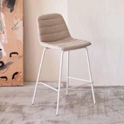 Kave Home Barkruk 'Zunilda' Chenille, kleur Beige Kave Home Barkruk 'Zunilda' Chenille, kleur Beige