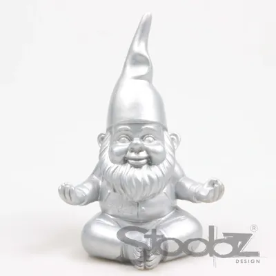 Kabouter yoga 11x14x20cm zilver