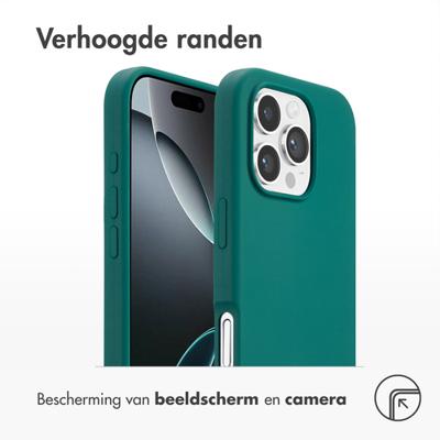 Accezz Liquid Silicone Backcover met MagSafe voor Apple iPhone 16 Pro Telefoonhoesje Groen
