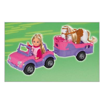 Evi Love jeep met paardentrailer