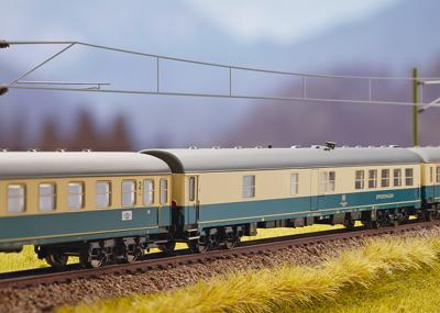 MiniTrix 18485 N restauratierijtuig WRTM 134 van de DB