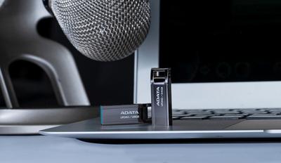 USB stick Adata AROY-UR340-64GBK 64 GB Zwart - thumbnail