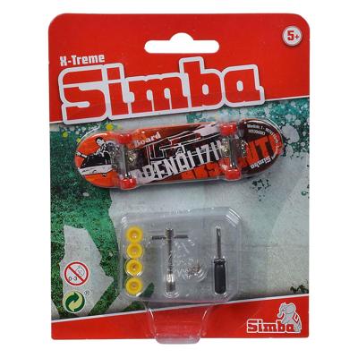 Simba Vinger skateboard x-treme kleur met accessoires Simba Vinger skateboard x-treme kleur met accessoires