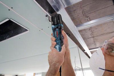 BOSCH Multifunctioneel gereedschap Starlock plus 300 W GOP30-28 met 1 hout- en metalen mes BOSCH Multifunctioneel gereedschap Starlock plus 300 W GOP30-28 met 1 hout- en metalen mes