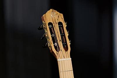Ortega TZSM-3 Signature Series Natural elektrisch-akoestische klassieke gitaar met gigbag