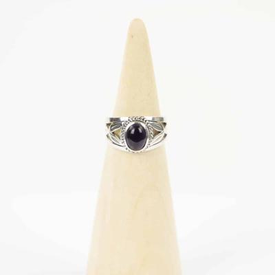 Zilveren Ring Mt. 9/60 met Amethist, Handgemaakt in Nepal